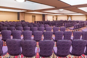 Hotel Hawthorne Inn & Conference Center