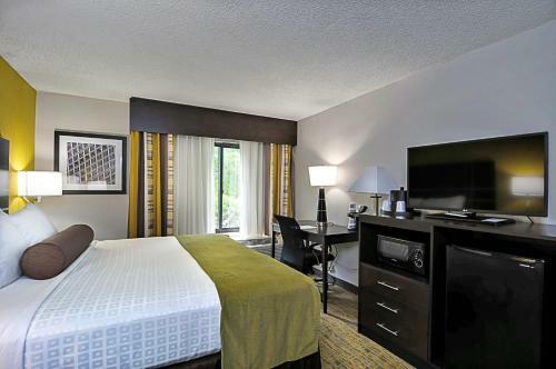 Hotel Best Western Plus Hanes Mall