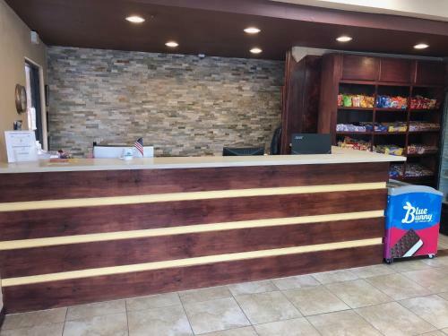 Motel Travel Inn & Suites