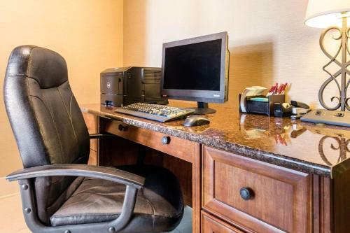 Hotel Comfort Suites Normal