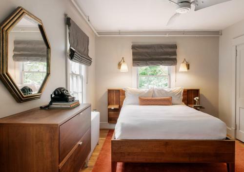 Hotel Oakhurst Inn