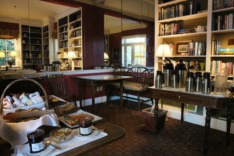 Bed & Breakfast 200 South Street Inn