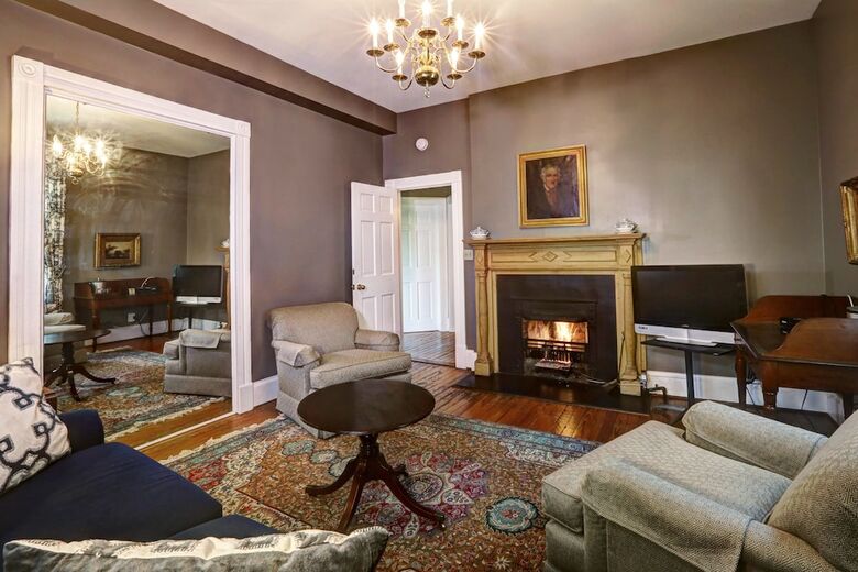 Bed & Breakfast 200 South Street Inn