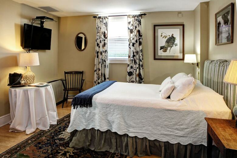 Bed & Breakfast 200 South Street Inn