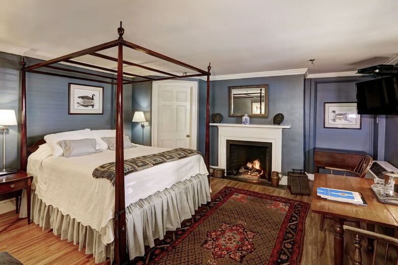 Bed & Breakfast 200 South Street Inn