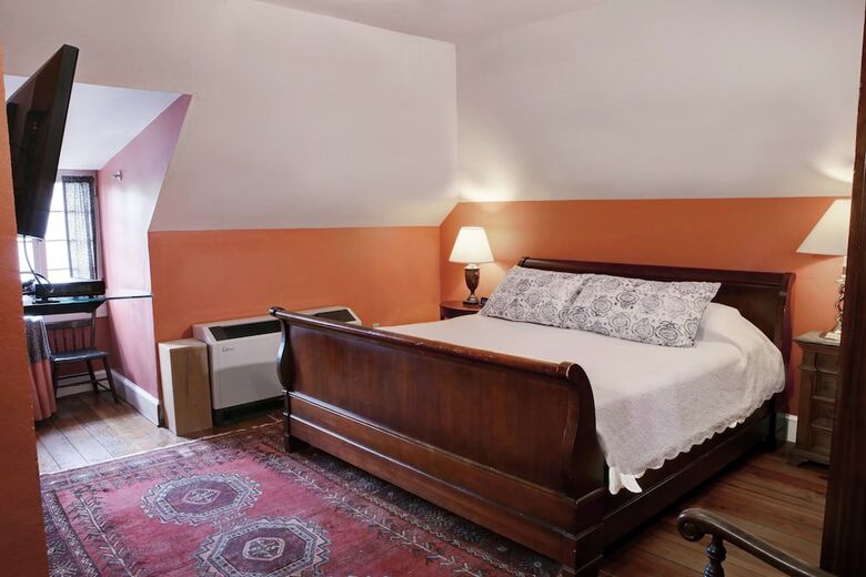 Bed & Breakfast 200 South Street Inn