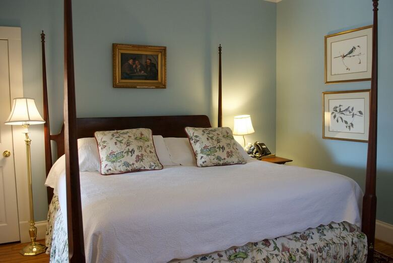 Bed & Breakfast 200 South Street Inn