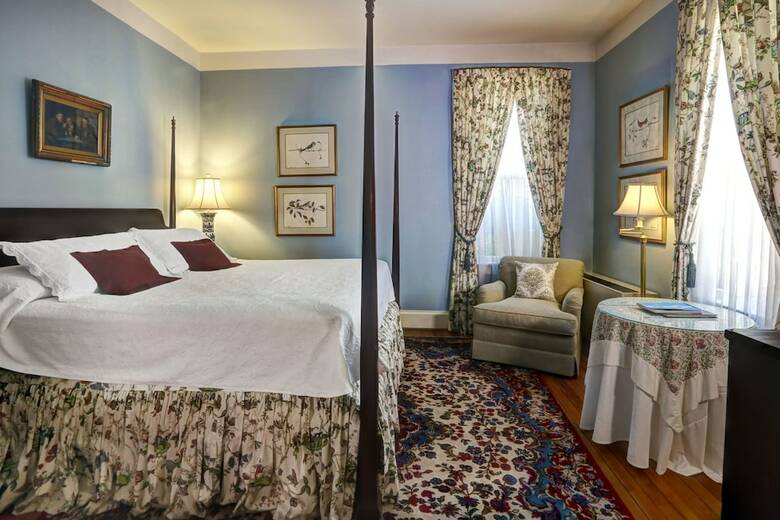 Bed & Breakfast 200 South Street Inn