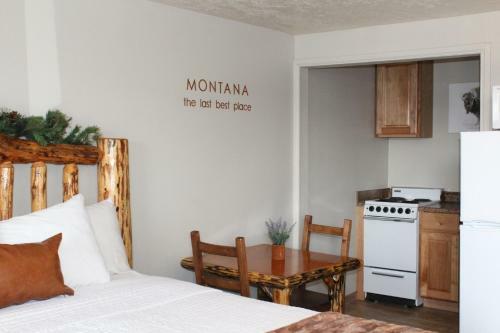 Evergreen Motel