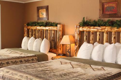 Evergreen Motel