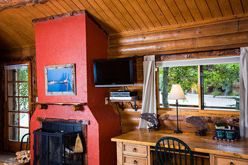 Lodge Bar N Ranch
