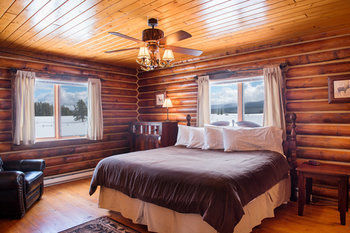 Lodge Bar N Ranch