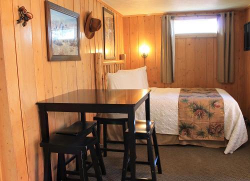 Motel Moose Creek Cabins