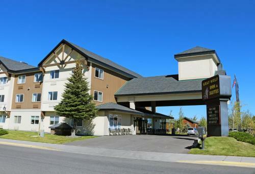 Hotel Gray Wolf Inn & Suites