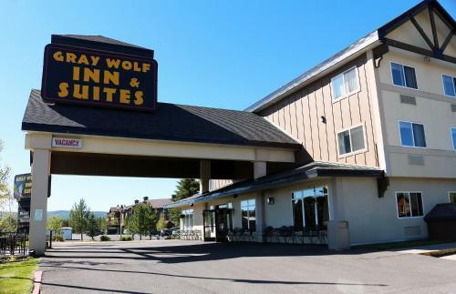 Hotel Gray Wolf Inn & Suites