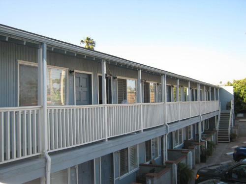 Motel The Shores Inn