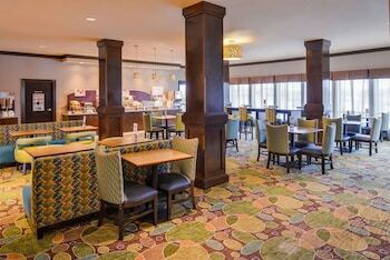 Holiday Inn Express Hotel & Suites Wichita Falls