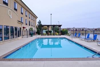 Holiday Inn Express Hotel & Suites Wichita Falls