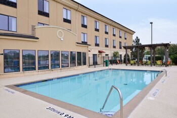 Holiday Inn Express Hotel & Suites Wichita Falls