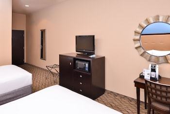 Holiday Inn Express Hotel & Suites Wichita Falls