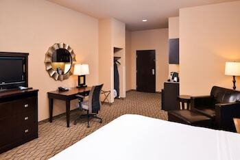 Holiday Inn Express Hotel & Suites Wichita Falls