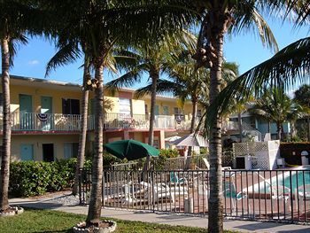 Hotel Hideaway Waterfront Resort