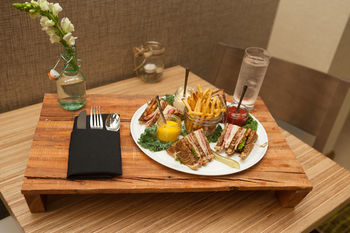City Hotel & Bistro
