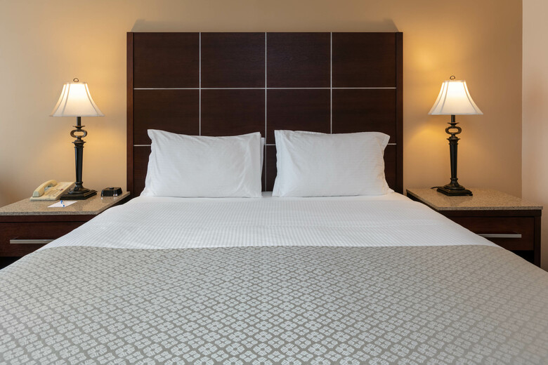 Wyndham Riverfront Hotel