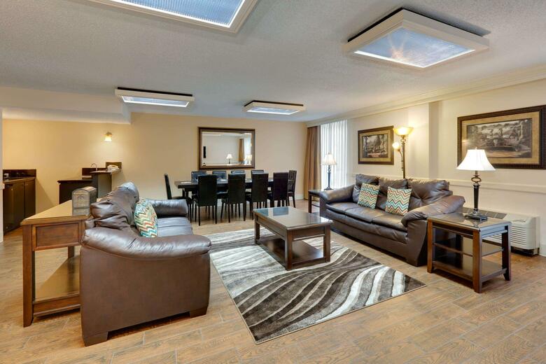 Wyndham Riverfront Hotel