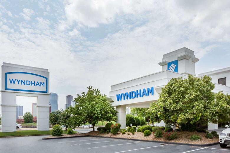 Wyndham Riverfront Hotel