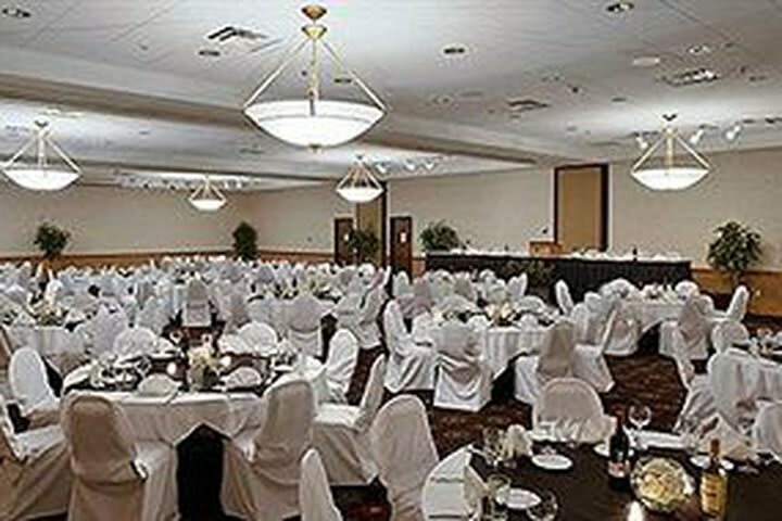Wyndham Riverfront Hotel