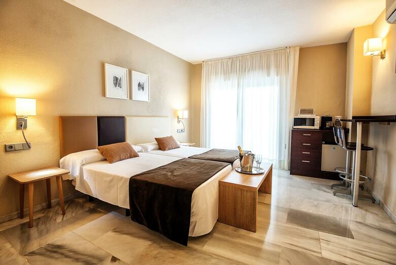 Aparthotel First Flatotel International