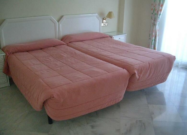 Aparthotel First Flatotel International