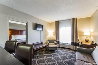 Motel Comfort Suites Pineville