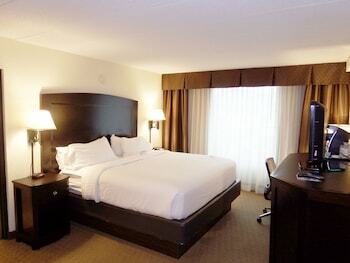 Motel Holiday Inn And Suites Charleston West
