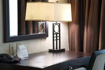 Motel Holiday Inn And Suites Charleston West