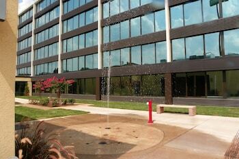 Motel Holiday Inn And Suites Charleston West
