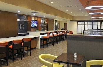 Motel Holiday Inn And Suites Charleston West