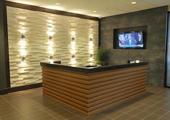 Motel Holiday Inn And Suites Charleston West