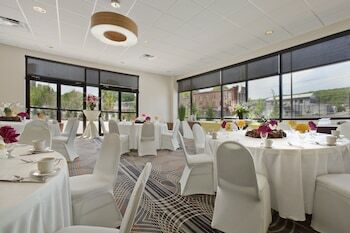 Motel Holiday Inn And Suites Charleston West