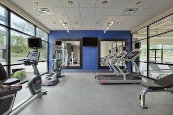 Motel Holiday Inn And Suites Charleston West