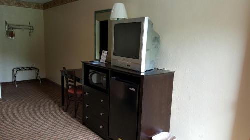 Hotel Budget Host Inn Charleston