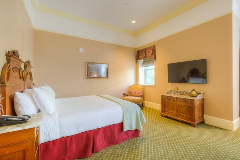 Diamond Hotel