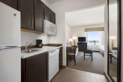 Hotel Baymont Inn And Suites Cotulla