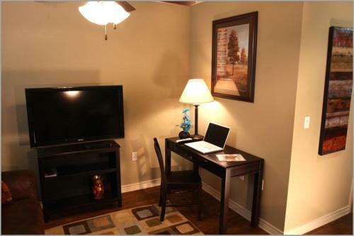 Hotel Eagles Den Suites At Cotulla