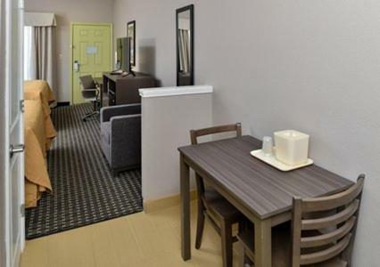 Hotel Quality Inn & Suites