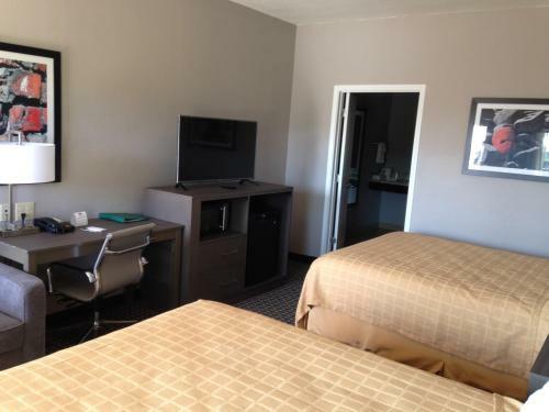 Hotel Quality Inn & Suites