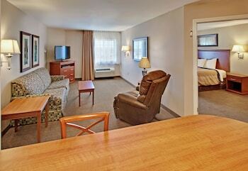 Hotel Candlewood Suites Williston