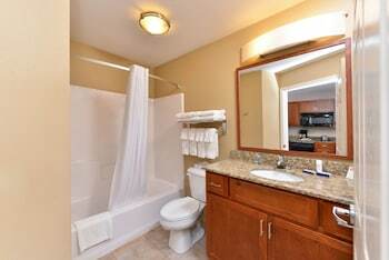 Hotel Candlewood Suites Williston
