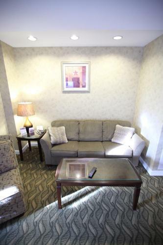 The Island House Hotel